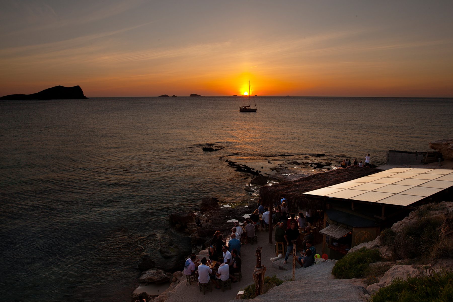 CHIRINGUITO CALA ESCONDIDO Ibiza